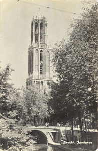 1684 Gezicht op de Oudegracht Tolsteegzijde te Utrecht met op de voorgrond de Gaardbrug en op de achtergrond de Domtoren.